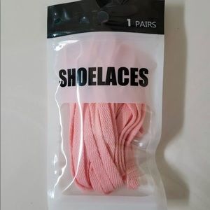 These are the pair of laces that will be included
